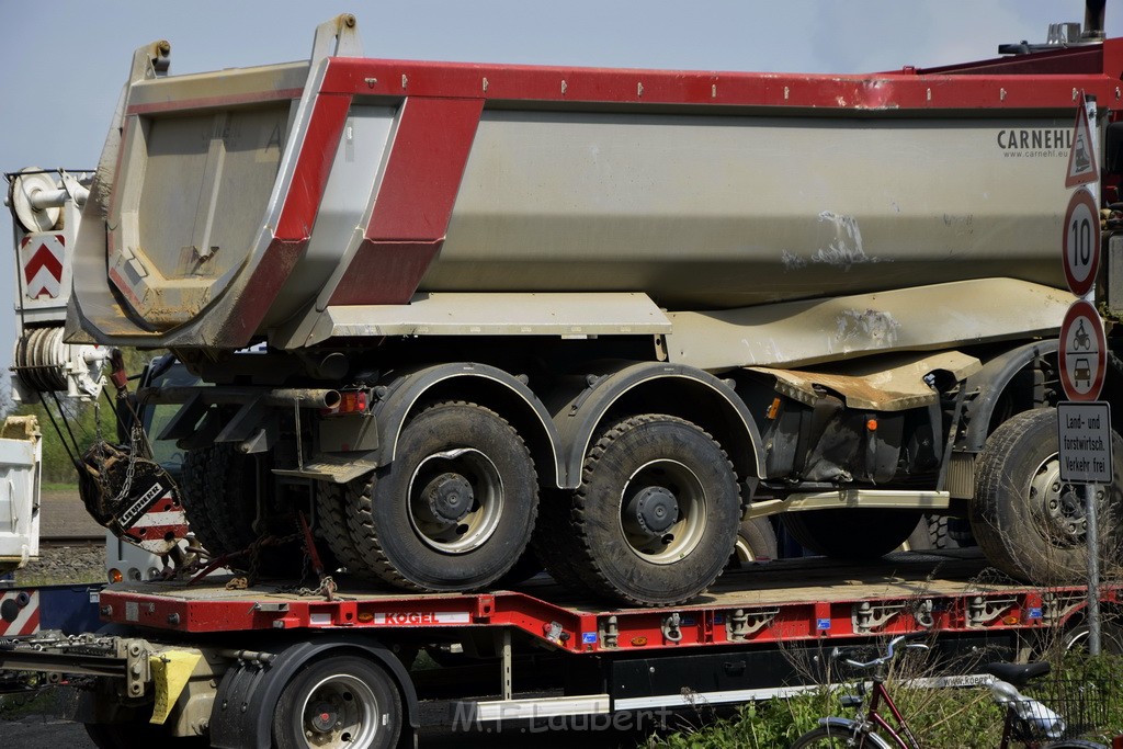 Schwerer VU LKW Zug Bergheim Kenten Koelnerstr P585.JPG - Miklos Laubert